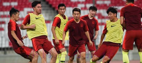 国足10日客战巴林 里皮携郜林出席赛前新闻发布会